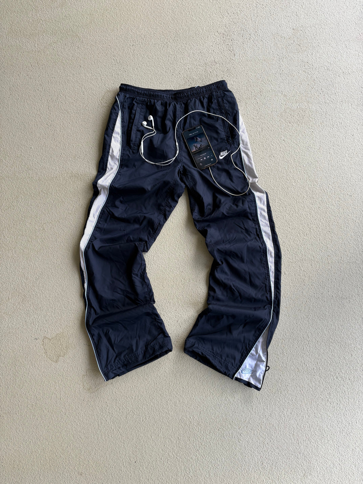 TRACKPANTS